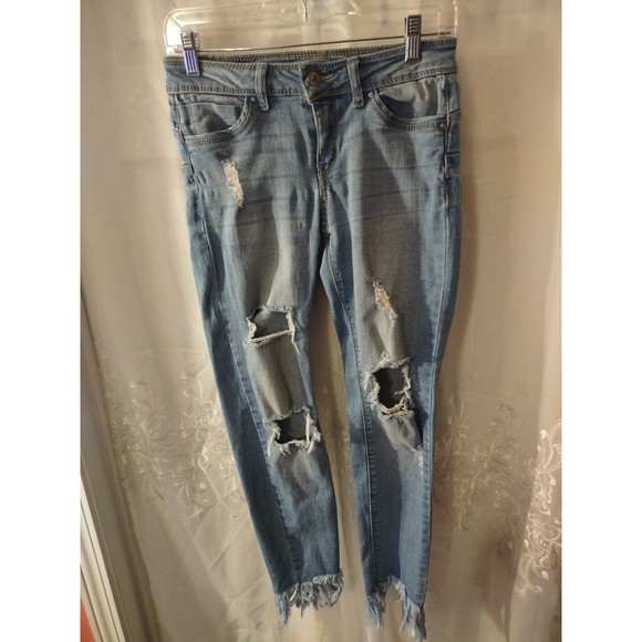 Forever 21 Push Up Jeans Size 27 Blue Distressed Cropped - Picture 2 of 9
